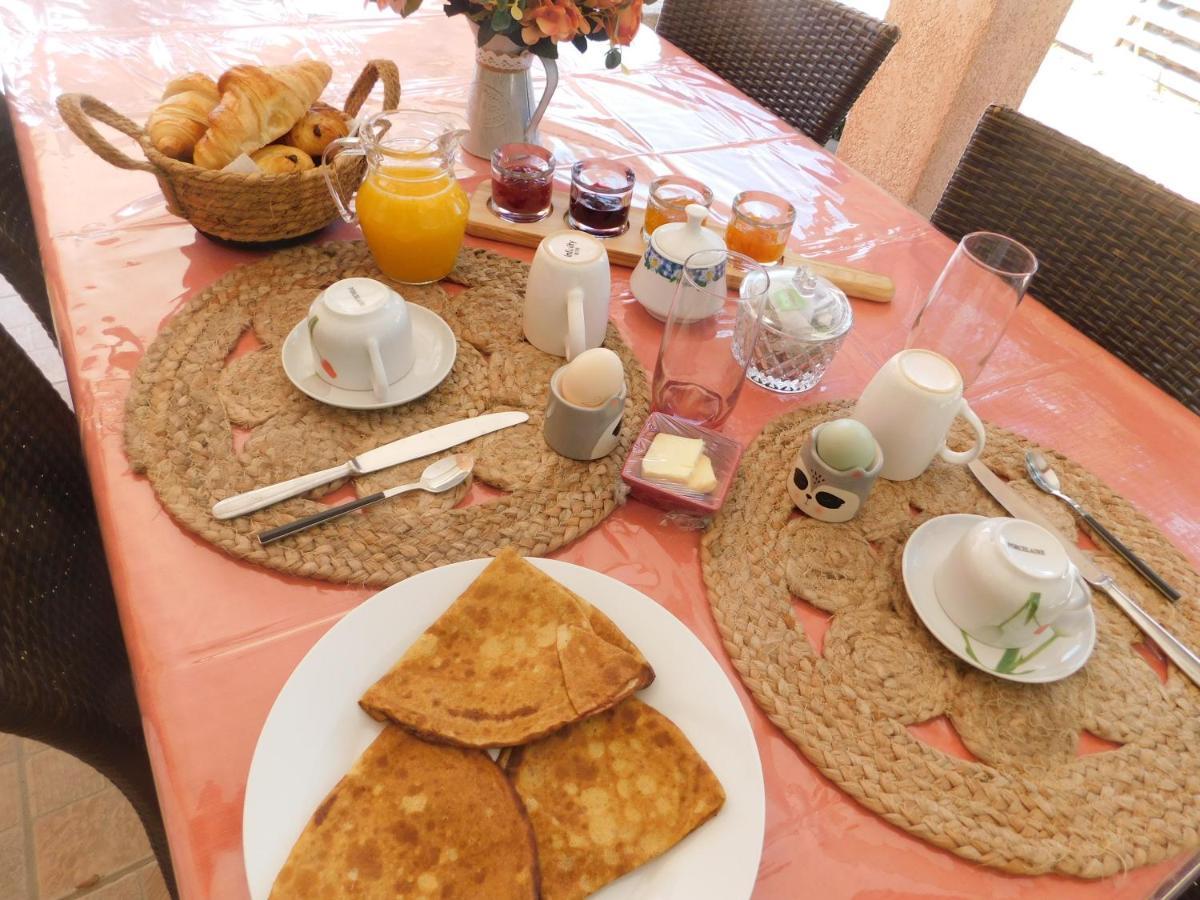 Chez Marie Bed & Breakfast Regusse Luaran gambar